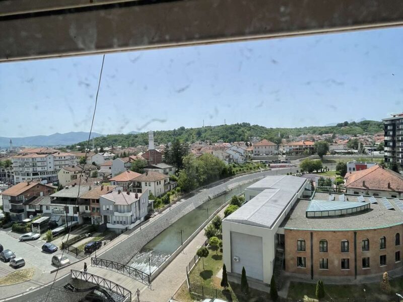 Shitet Banesa në Qendër - Gjakovë
